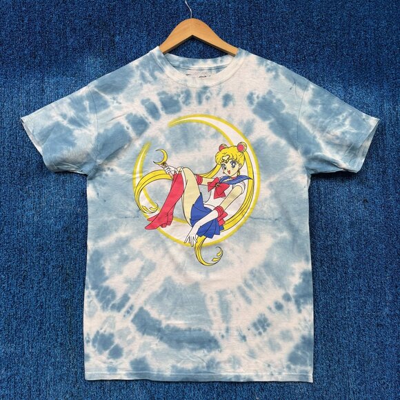 Sailor Moon Usagi Relaxing Crescent Moon Wand Anime Tee M - Picture 1 of 4